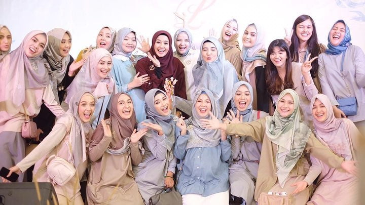 Makin Cantik, Ini 10 Potret Cut Syifa dalam Balutan Hijab
