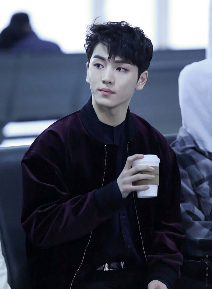 Biodata, Profil, Fakta Unik, dan Foto Personil Pentagon Lengkap