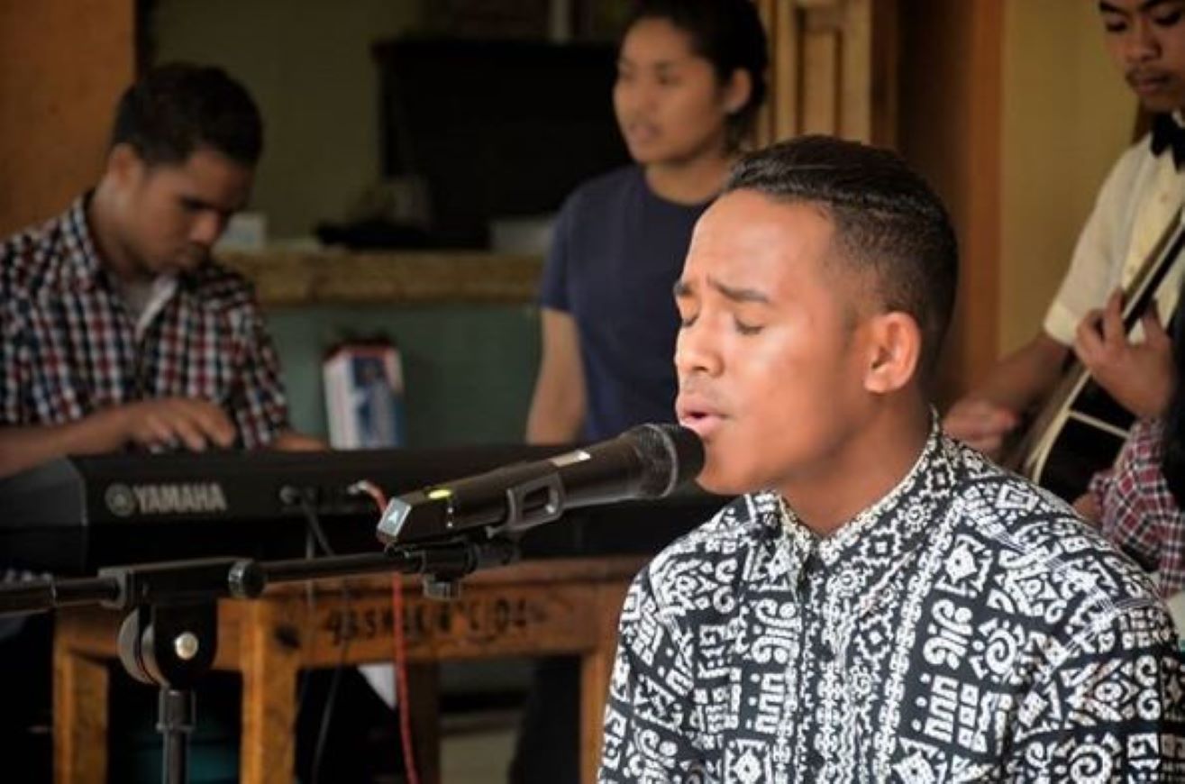 Ingin Membuat Bajawa Bangga, Simak 10 Potret dan Fakta Aldo The Voice Indonesia