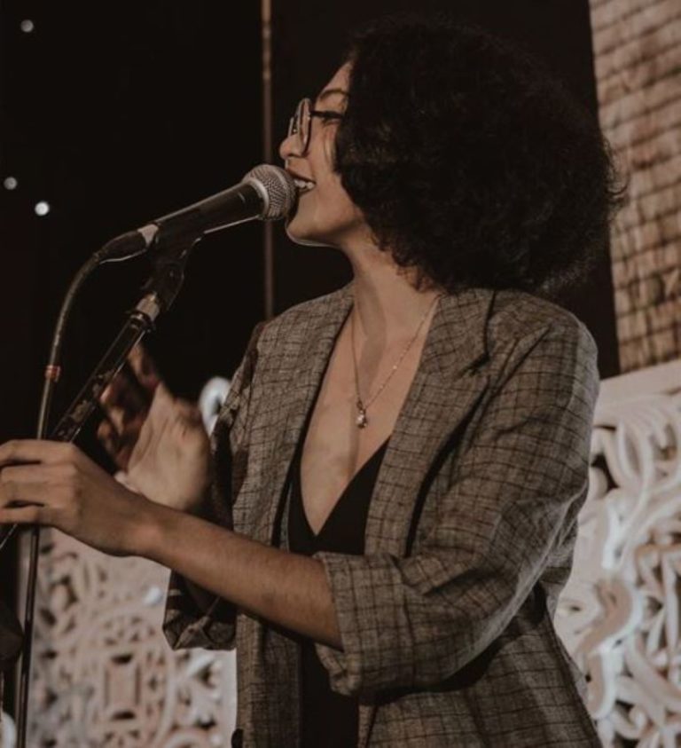 Punya Style Unik, Intip 10 Potret dan Fakta Jaqlien Elsy The Voice