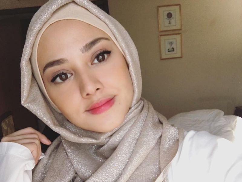 Dari Bintang Sinetron Sampai Istri Bangsawan, Ini Dia 10 Artis Tercantik Asal Malaysia