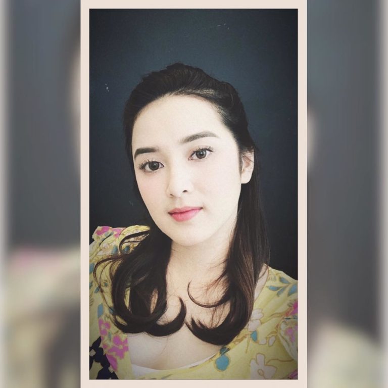 10 Potret Rosiana Dewi, Ratu FTV Indonesia yang Fashionable - Dailysia