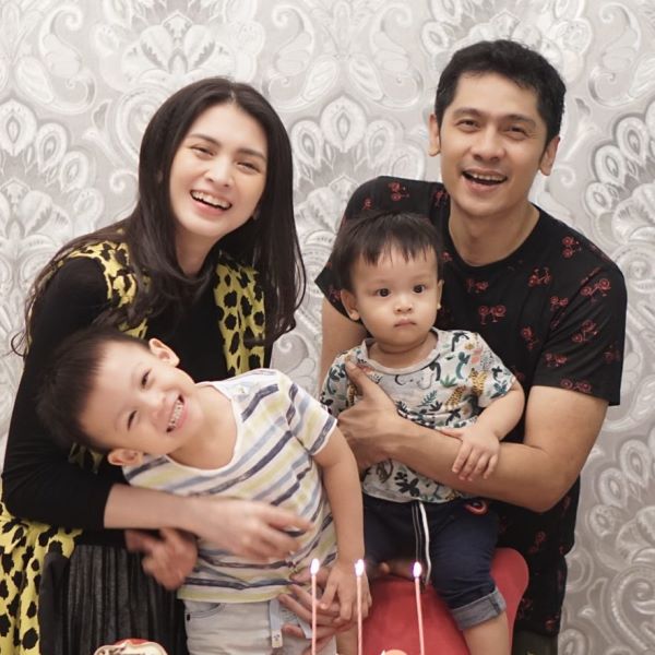 Profil, Biodata & Fakta Donita, Artis Cantik Istri Adi Nugroho