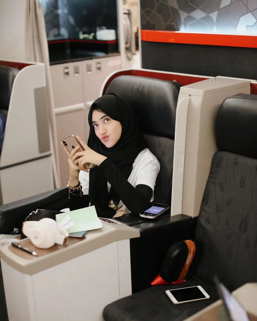 Biodata, Profil dan Fakta Shirin Al Athrus, Selebgram Berhijab