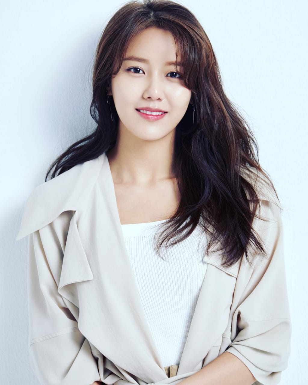Biodata, Profil dan Fakta Unik AOA