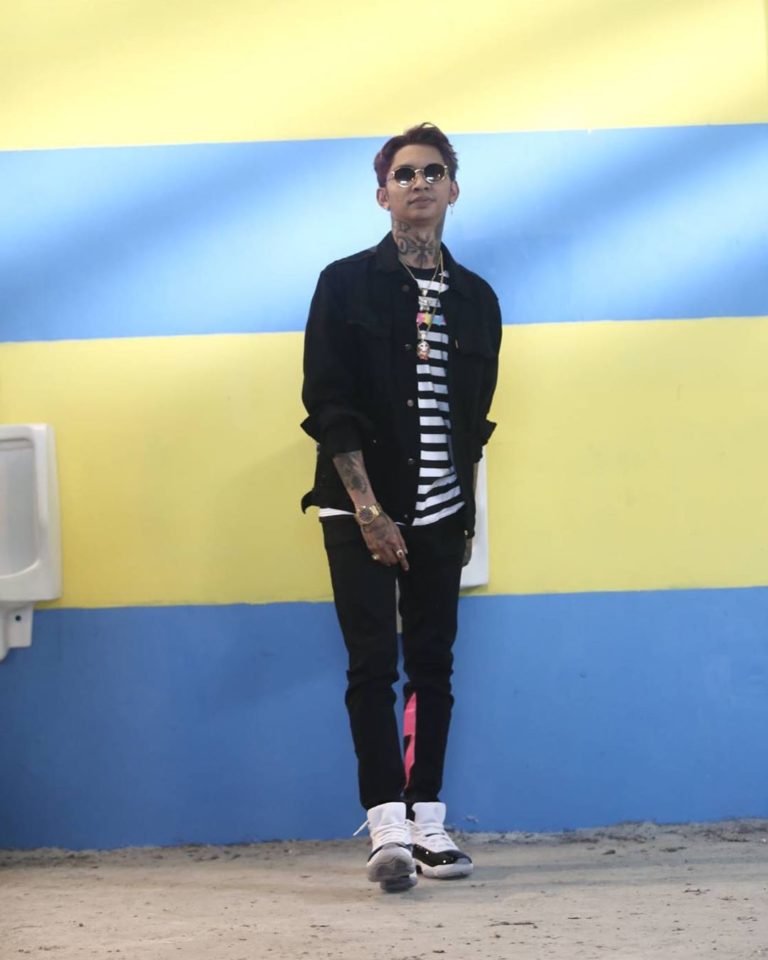 Nama Aktor Indonesia Bertato : Artis Bertato yang Mantap Berhijrah dan Dekatkan Diri pada ... - Melalui hal ini, tentunya anda diharapkan untuk konsisten dalam mengkonsumsi berbagai macam informasi dari media online secara sehat dan tidak merugikan anda.