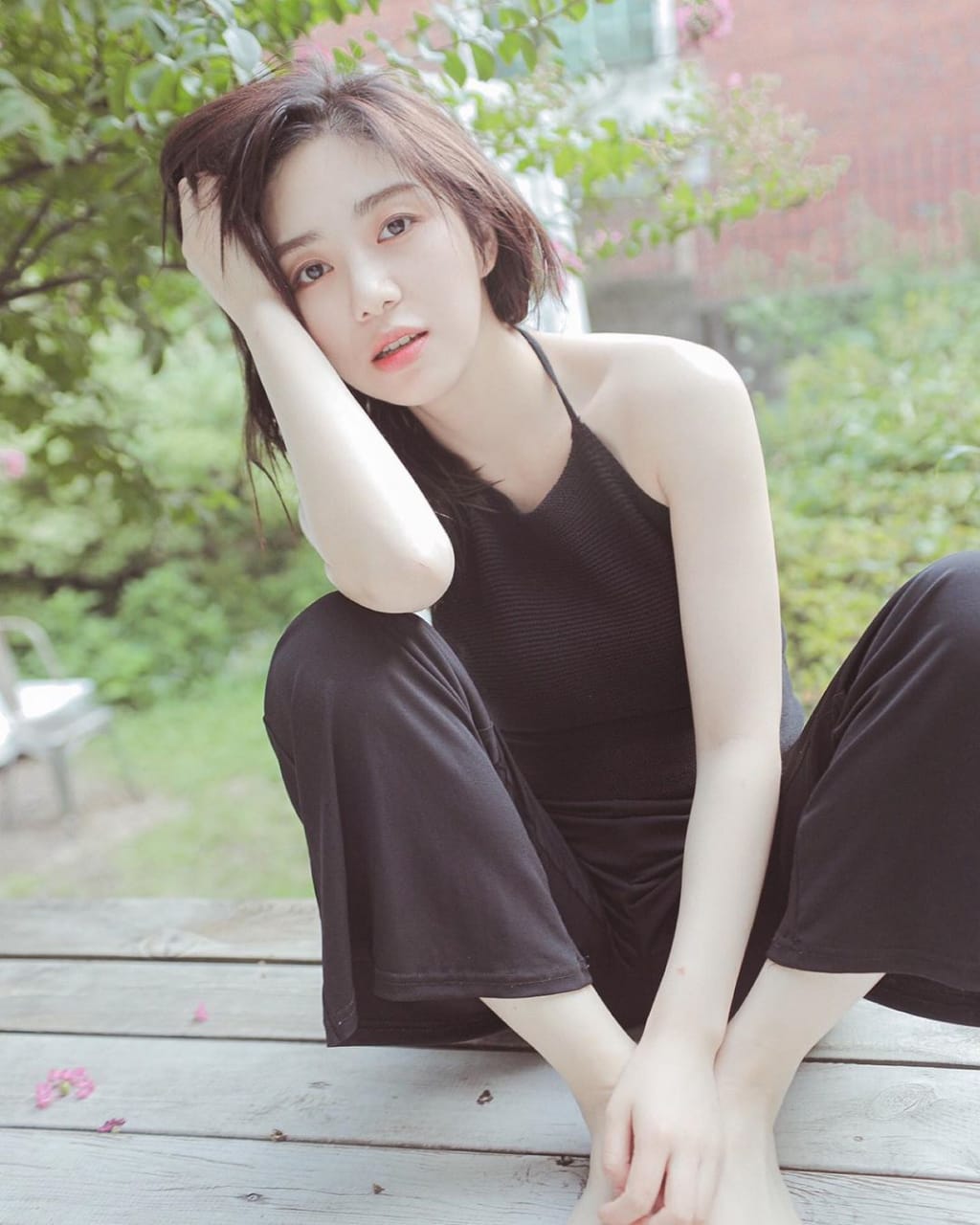 Biodata, Profil dan Fakta Unik AOA