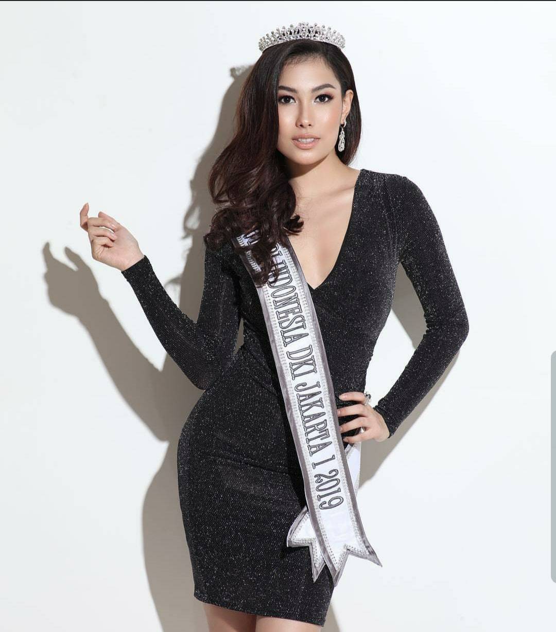 10 Pesona Frederika Alexis Cull, Perwakilan Indonesia di Ajang Miss Universe 