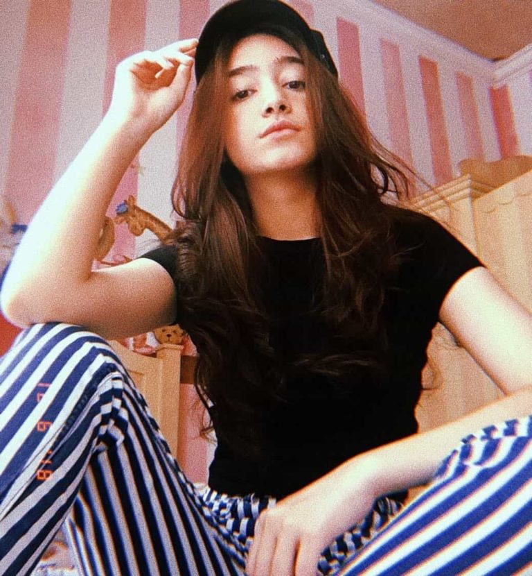 10 Potret Dannia Salsabila, Artis Pendatang Baru yang Main di Surat