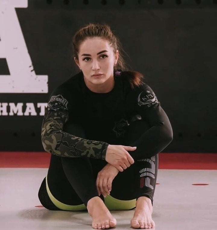 Cantik Bak Model, Ini 10 Pesona Diana ‘Pantera’ Avsaragova Petarung MMA Asal Rusia