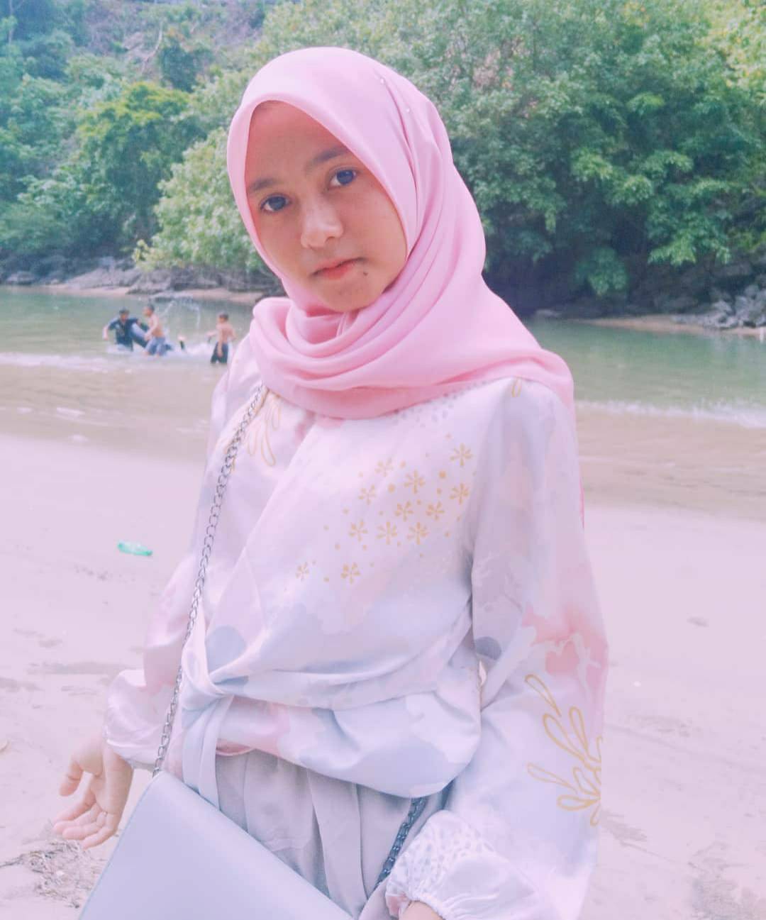 10 Pesona Nazia Marwiana, Gadis Aceh yang Viral Nyanyikan Lagu Terdiam Sepi