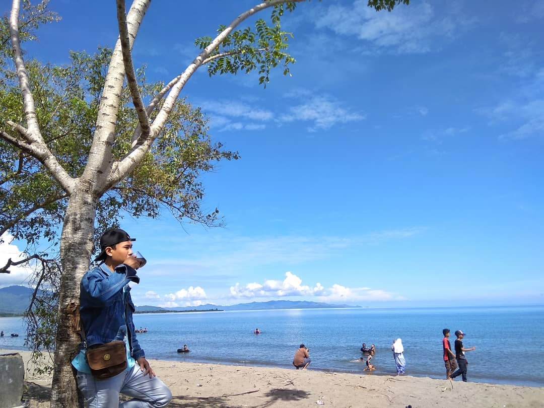 Pantai Lombang-lombang 