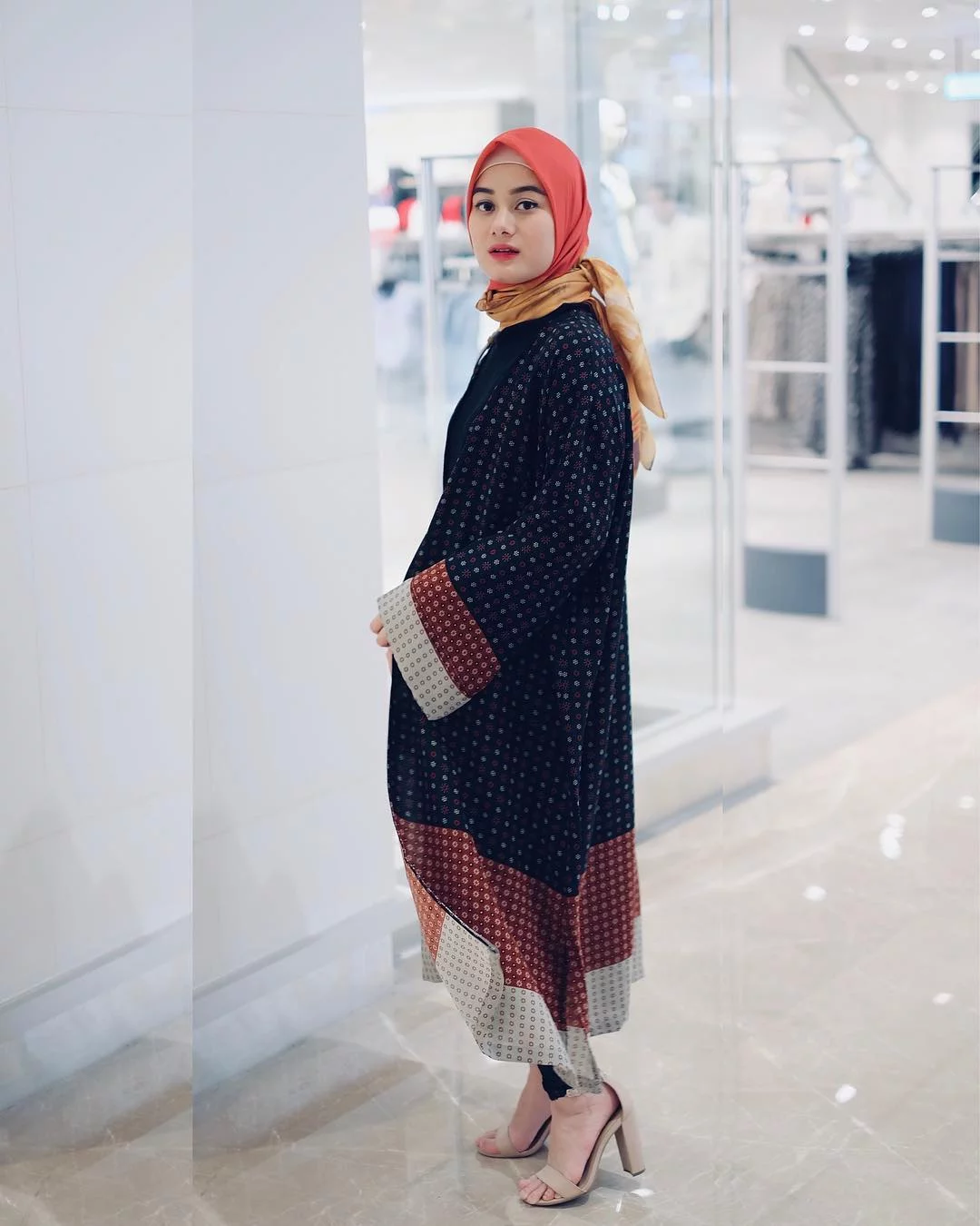 tampilannya makin keren sejak memakai hijab