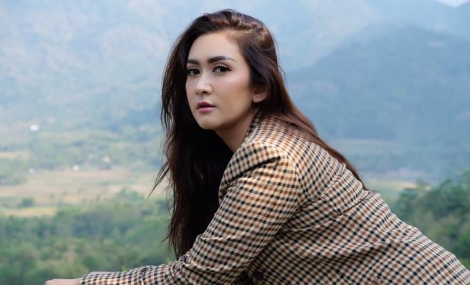 Nafa Urbach - Biodata, Profil, Fakta & Perjalanan Karir