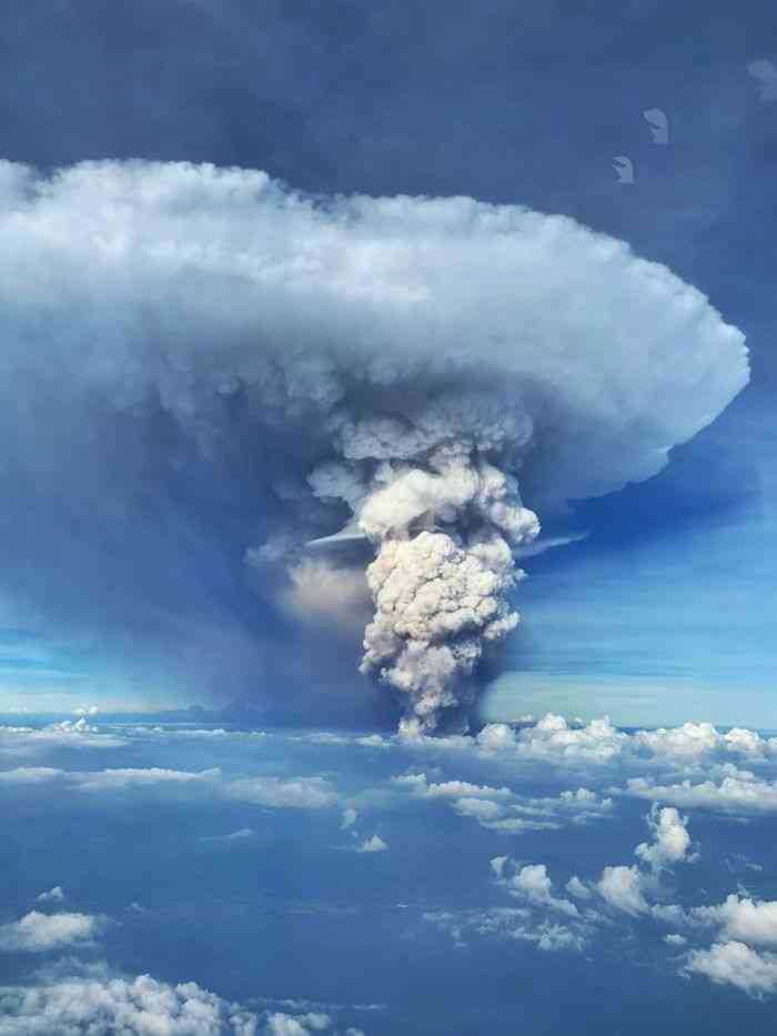 Penampakan Hebat Letusan Gunung Taal di Filipina Bikin Merinding