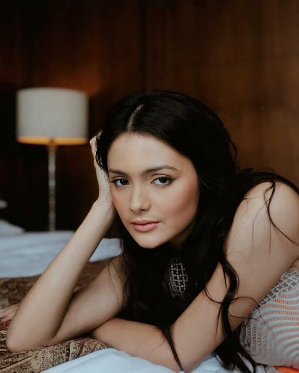 10 Pesona Amanda Rawles, Pemeran Serena Darsono di Gossip Girl Indonesia