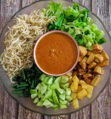 Ini 5 Fakta Menarik Gado-Gado, Saladnya Orang Indonesia | Dailysia