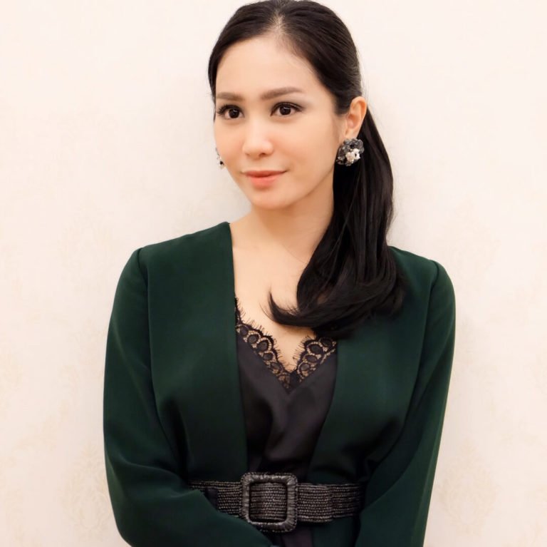 Bunga Zainal - Biodata, Profil, Fakta, Umur, Agama, Suami, Karier