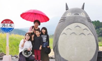 Kreatif, Pasangan Lansia di Jepang Bangun Halte Bus Bertema Totoro
