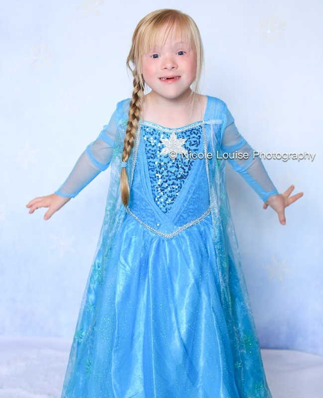 Bikin Haru, 10 Potret Anak Penderita Down Syndrom Pakai Kostum Disney Favorit