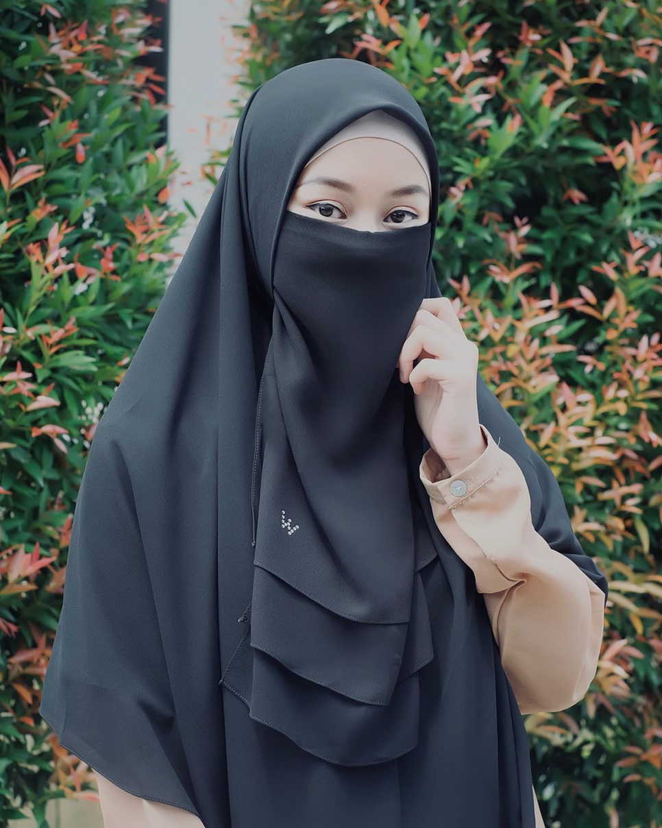 10 Inspirasi OOTD Hijab  Feminin Ala Dinda  Hauw  Cantik dan 