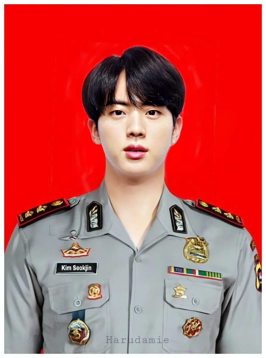 9 Potret Member BTS Diedit Pakai Seragam Polisi Ini Bikin Tercengang! Kreatif Abis