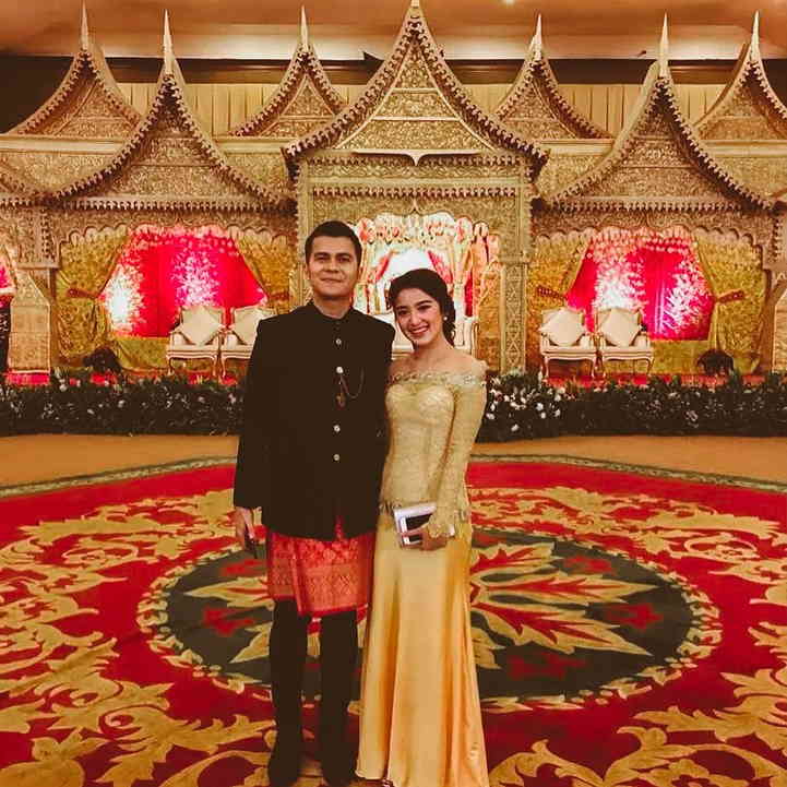 Siap Ke Jenjang Pernikahan, 10 Potret Mesra Rosiana Dewi dan Handika Pratama