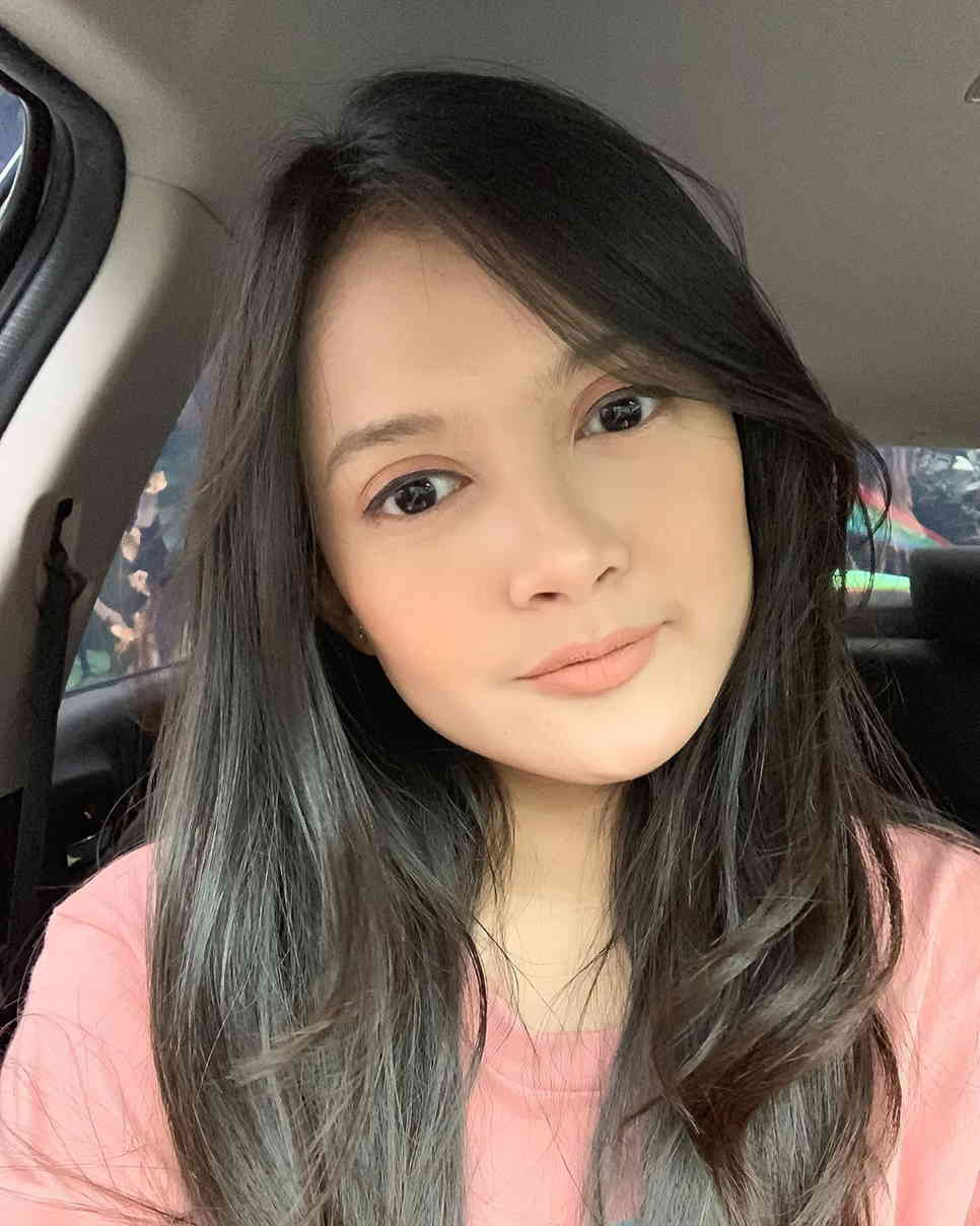 10 Pesona Rosnita Putri, Artis yang Perankan Entin Di Dunia Terbalik