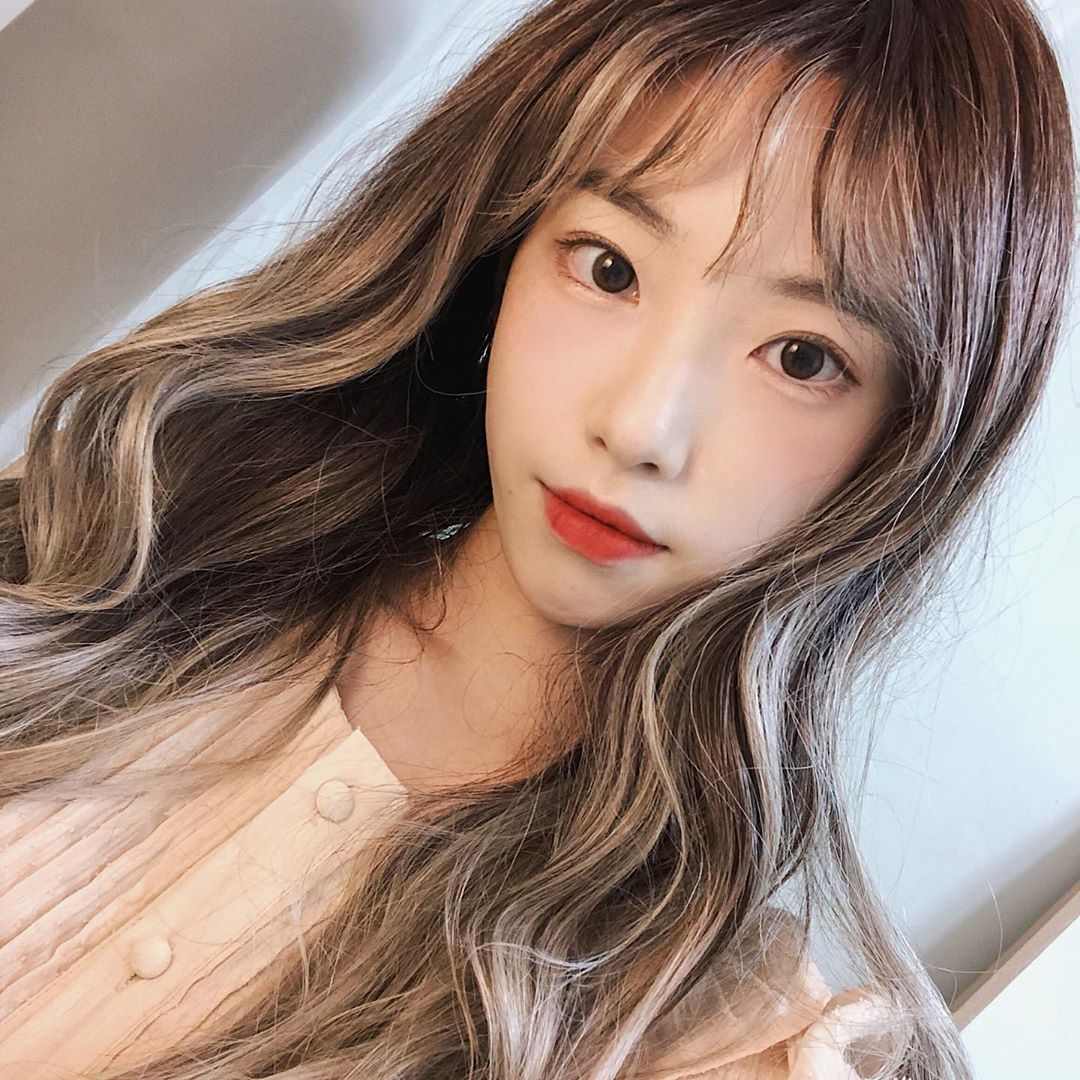 10 Potret Yoo Hyun Mi, Youtuber yang Mirip Taeyeon SNSD