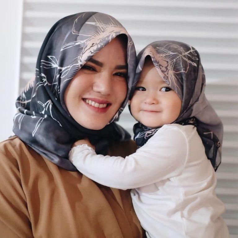 10 Anak Artis Ini Lucu Banget Pakai Hijab, Bikin Nitizen Gemas - Dailysia