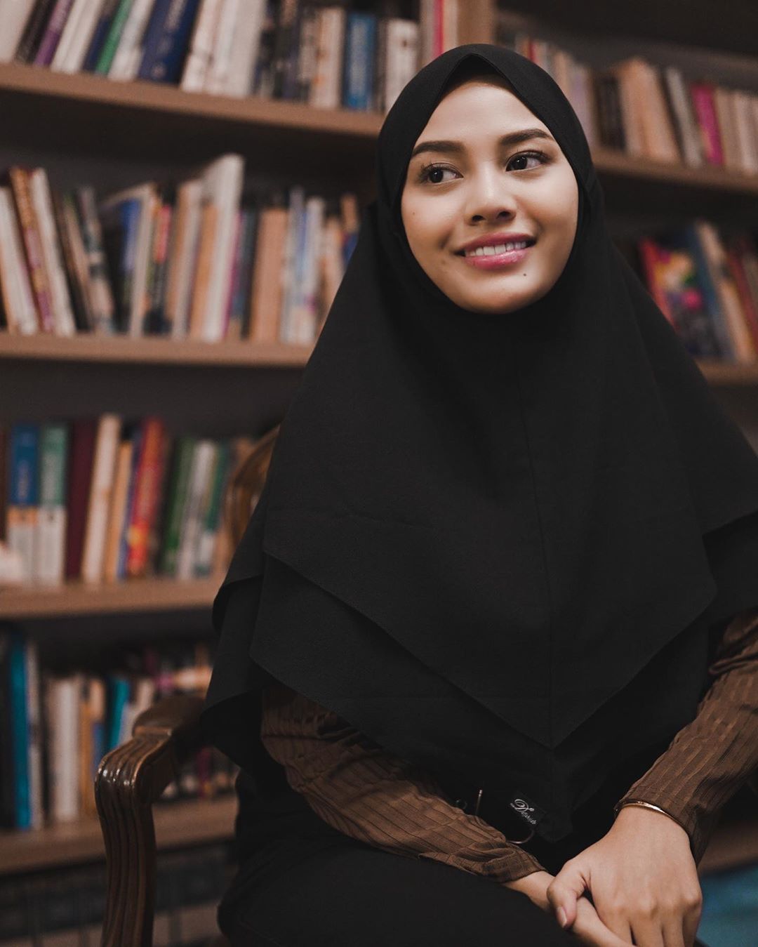 8 Potret Aurel Hermansyah Kenakan Hijab, Cantiknya Bikin Adem