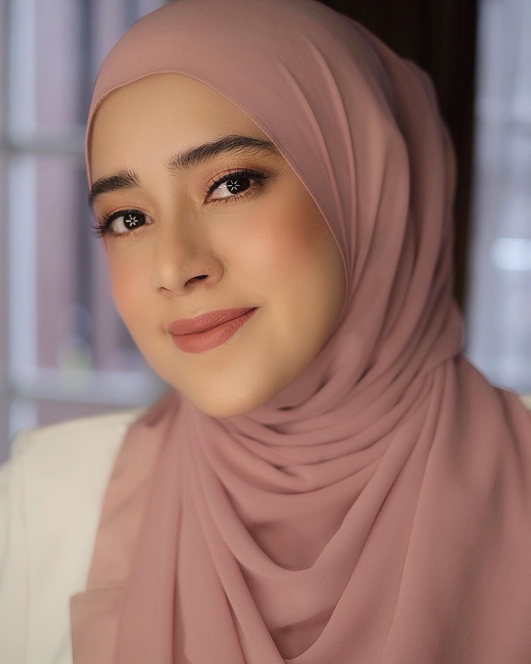 10 Artis Indonesia Ini Wajahnya Blasteran Arab, Cantik Bukan Main