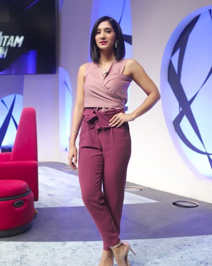 10 Pesona Fanny Ghassani yang Punya Body Goals