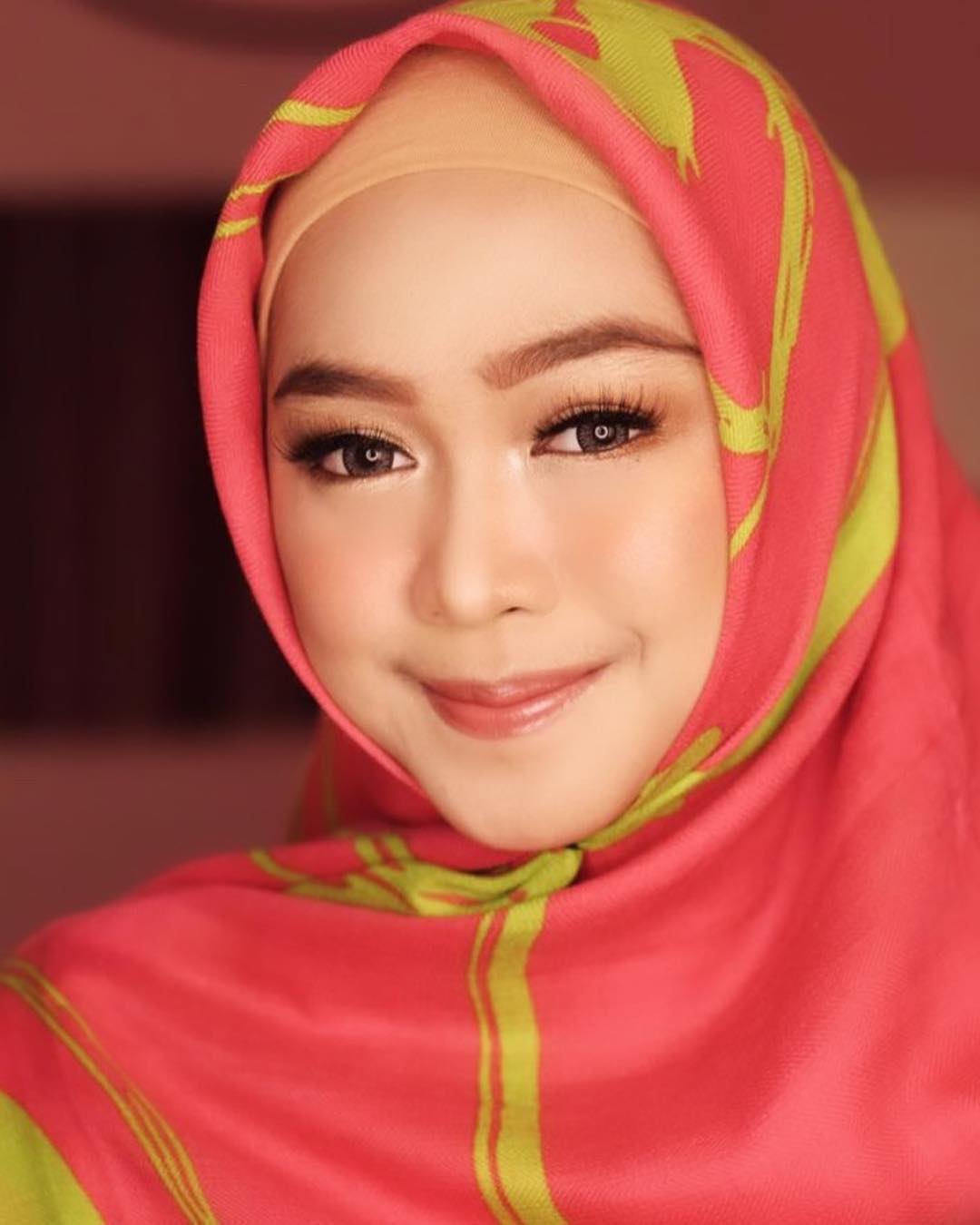 Percantik Tampilan Muslimah, 10 Artis Wanita Ini Rilis Brand Hijab