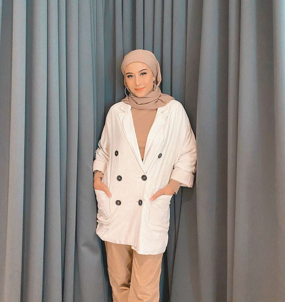 Sambut Ramadan, 10 Style Awakarin saat Kenakan Hijab ini Bikin Adem