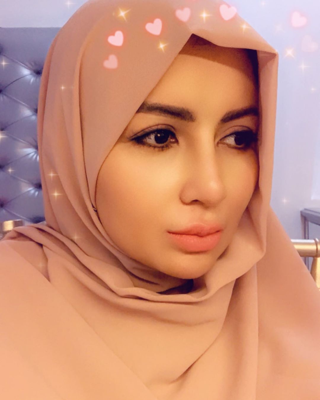 10 Potret Five V dengan Balutan Hijab, Buktikan Mantap Berhijrah
