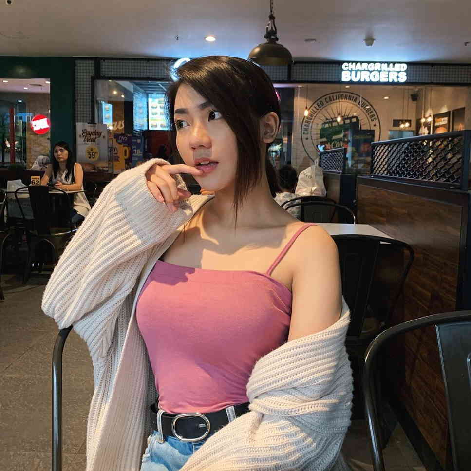 10 Potret Rachel Florencia, Gamers Cantik yang Curi Perhatian Kaum Adam