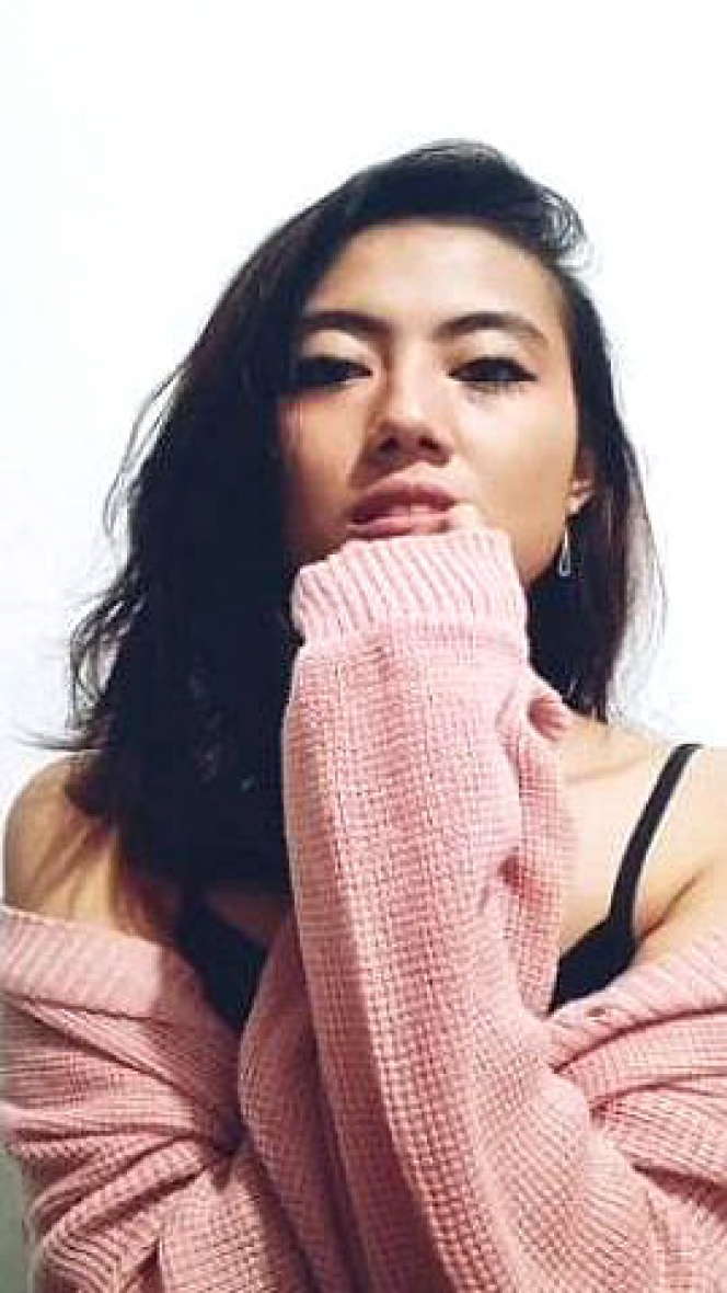 Viral, 10 Potret Resta Adikatia Artis Tiktok yang Mirip Agnez Mo