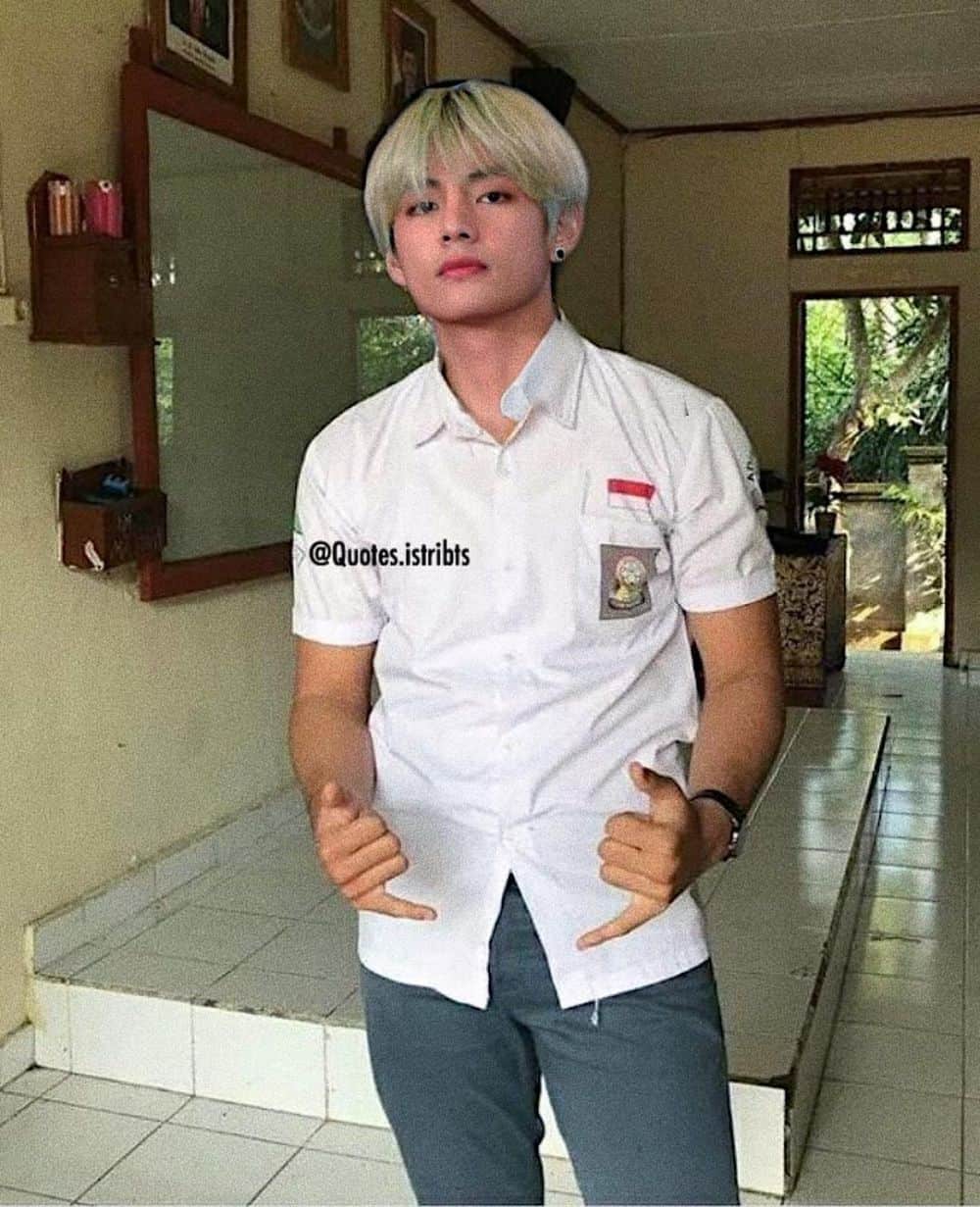 15 Foto Editan Idol KPop Pakai Baju Seragam, Bikin Kangen Sekolah