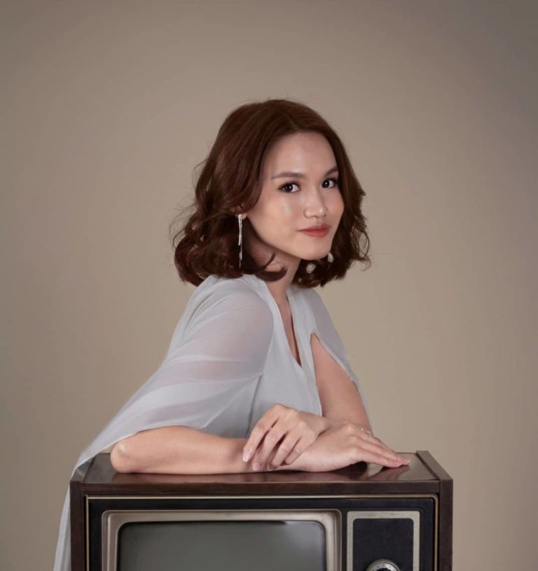 Rilis Single Baru, 10 Potret Yotari Kezia yang Makin Cantik - Dailysia