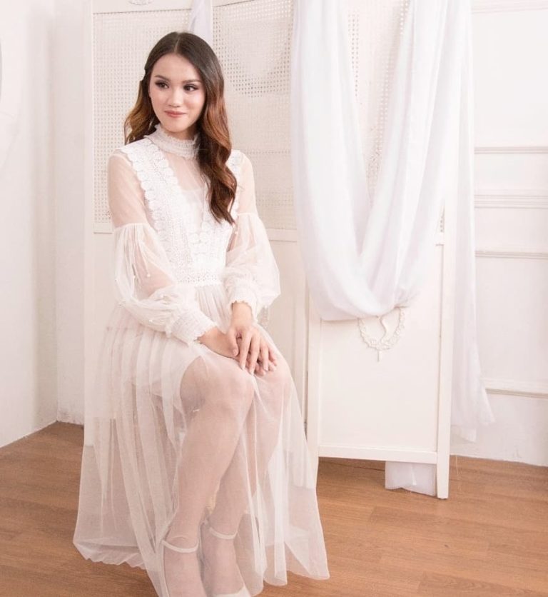 Rilis Single Baru, 10 Potret Yotari Kezia yang Makin Cantik | Dailysia