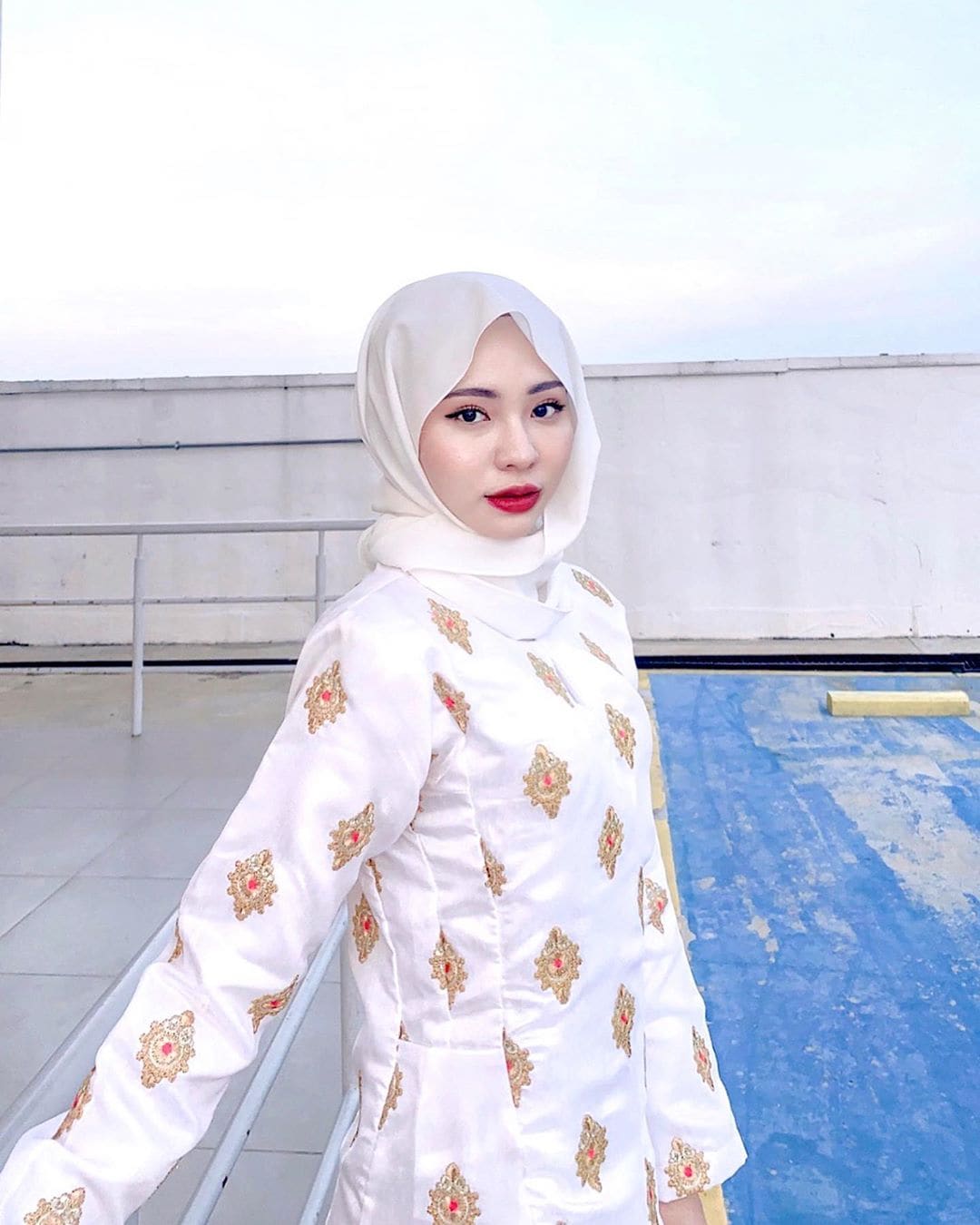 10 Pesona Adira Salahudi, Selebgram Malaysia yang Mirip Song Ji Hyo