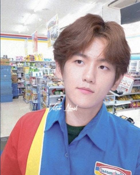 Tertawa Abis!  Ini 10 Foto Editan Idol Kpop Mengenakan Seragam Minimarket