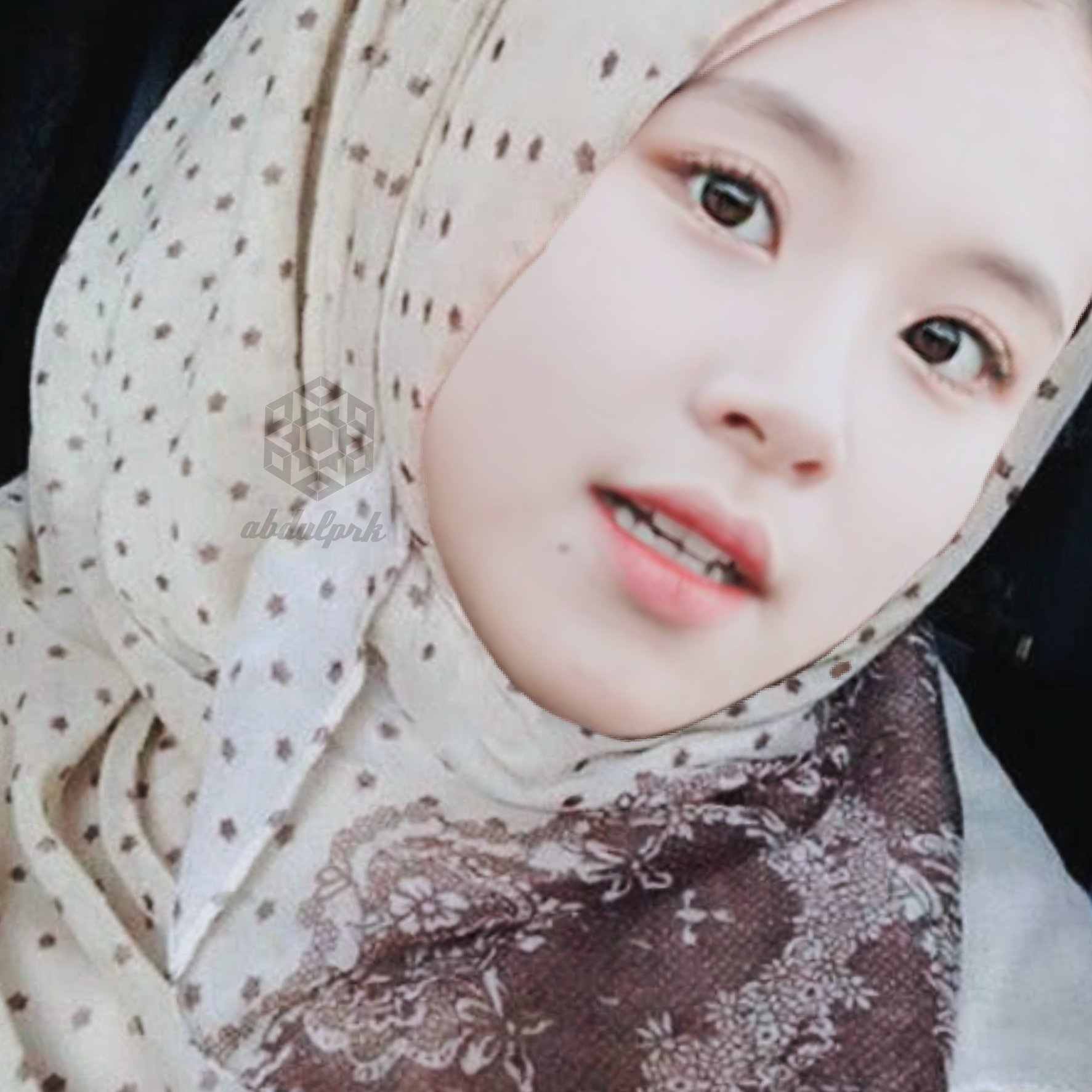 Potret 9 Member Twice Pakai Hijab, Cantiknya Bikin Pangling