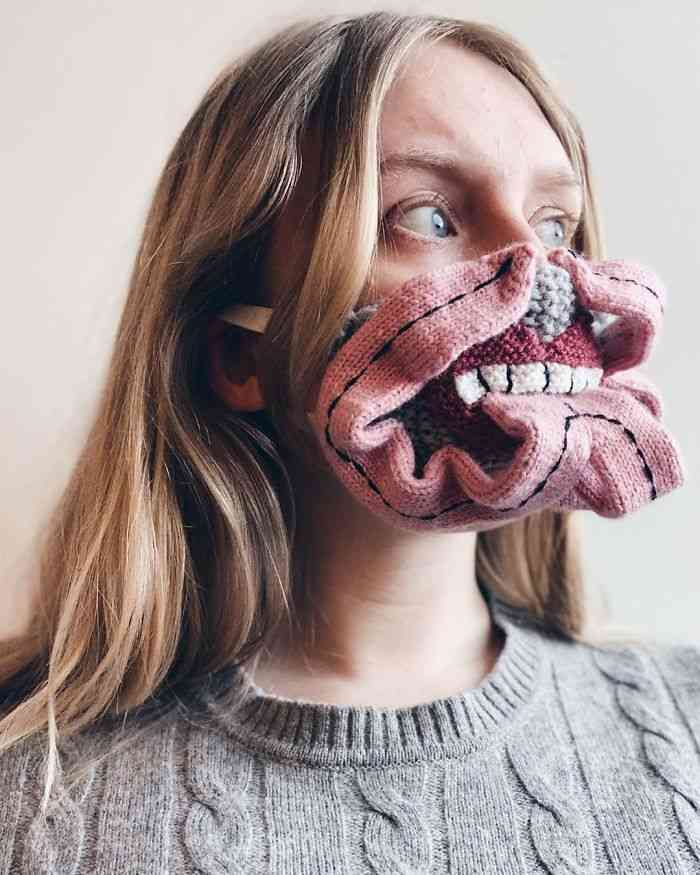 Lucu dan Tak Biasa! Masker Wajah Rajut Bertema Mulut Karya Ýrúrarí Jadi Viral