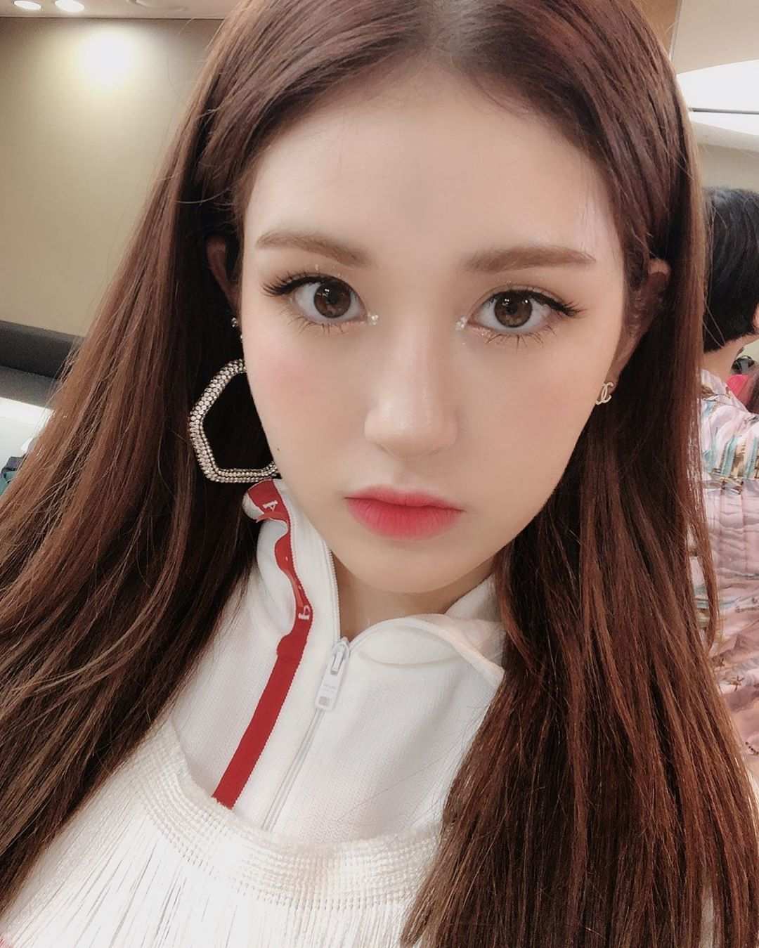 Cantik Plus Imut, 10 Idol Kpop Ini Mirip Boneka Barbie