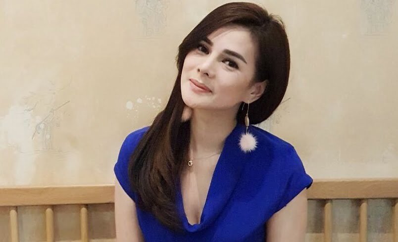 Astrid Tiar - Biodata, Profil, Fakta, Umur, Agama, Suami, Karier