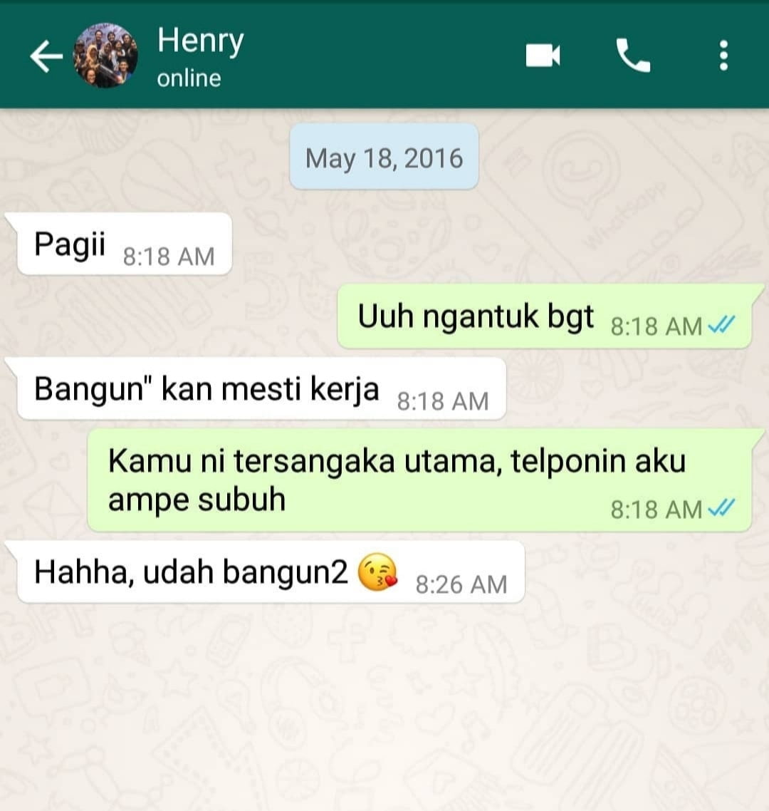 10 Chat Gombal Ini Dijamin Bikin Gebetan Auto Baper Dailysia