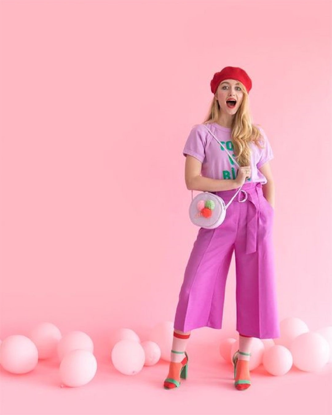 10 Inspirasi Gaya Busana Warna Pink, Trendy dan Menggemaskan