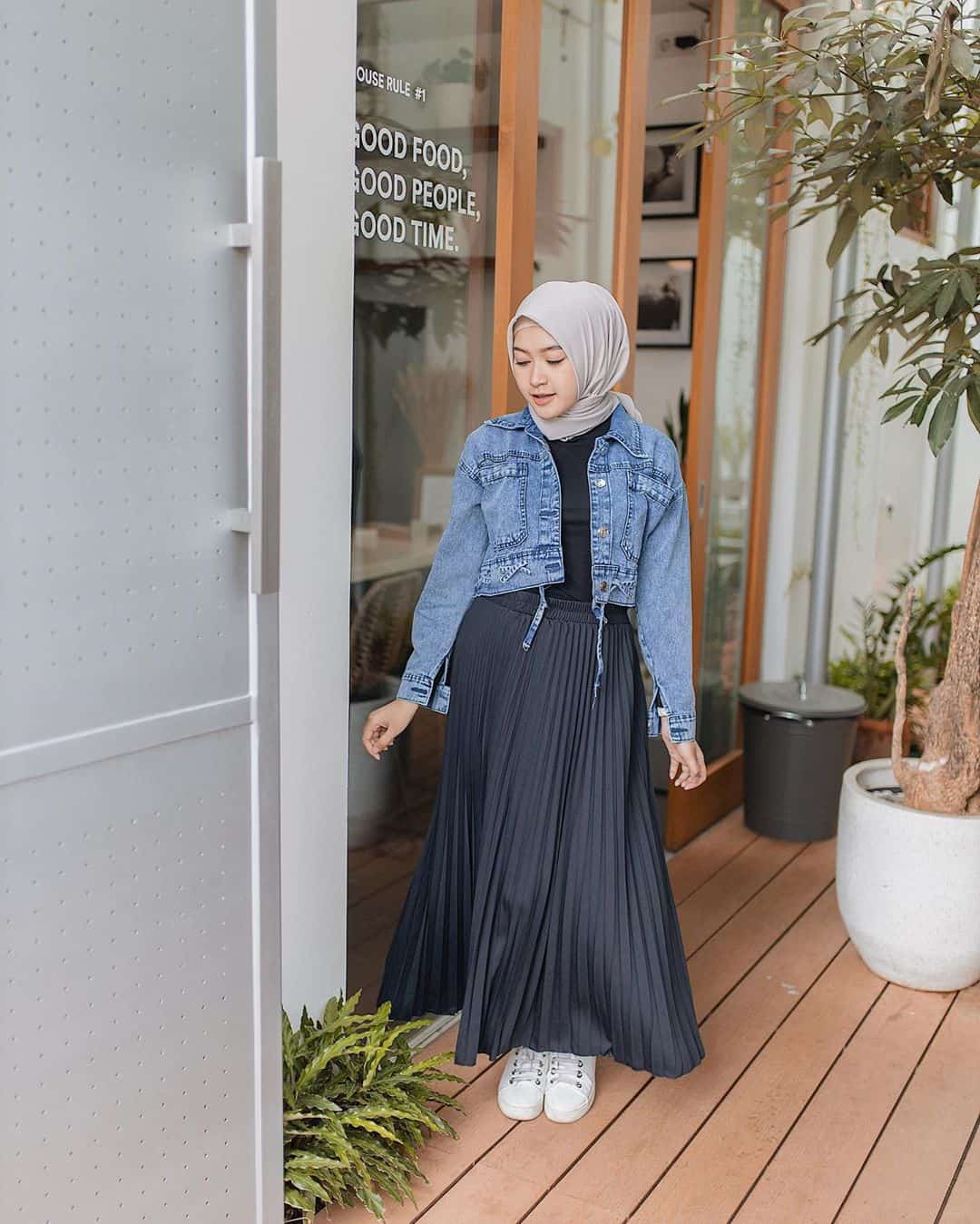 Tetap Stylist, Ini Dia 10 Gaya Hijab yang Cocok untuk Aktifitas Outdoor!